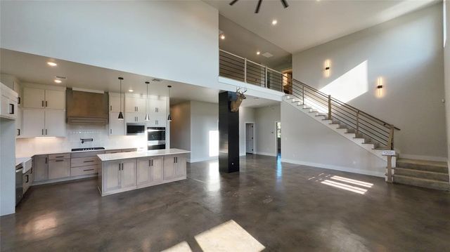 17210 E Coffee Creek Road, Luther, OK 73054