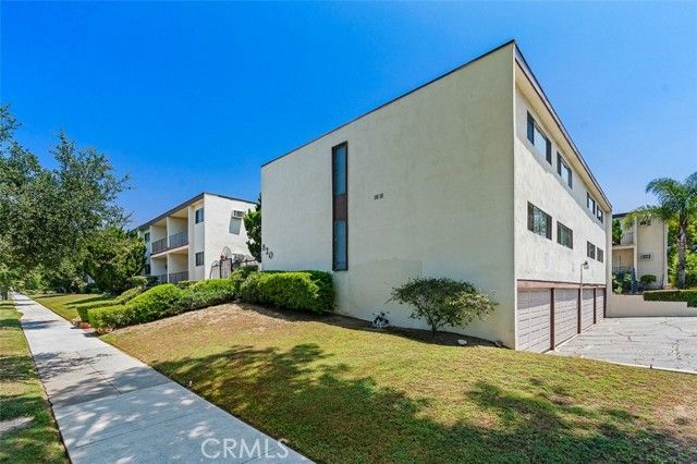 820 N Raymond Avenue, Pasadena, CA 91103