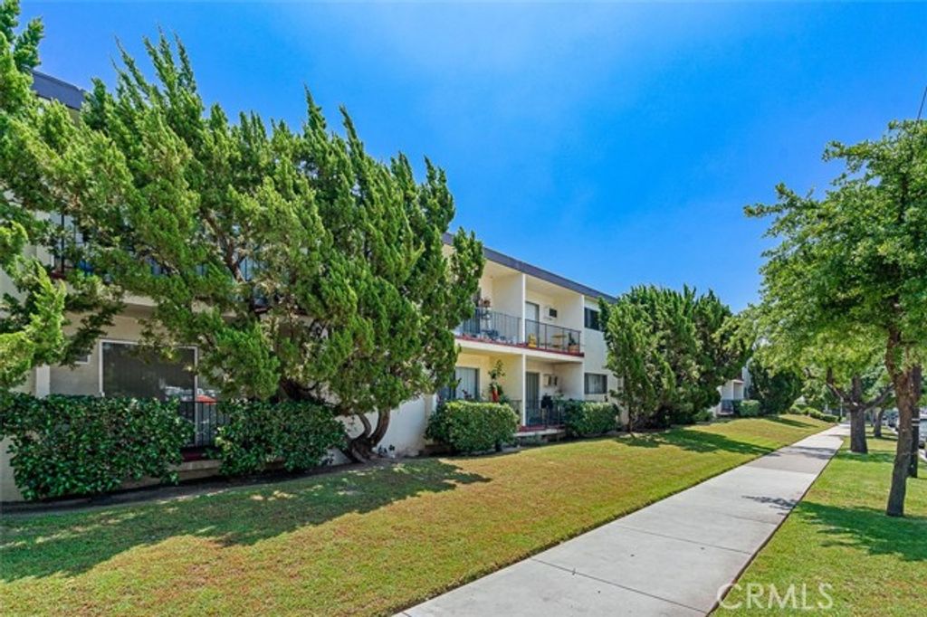 820 N Raymond Avenue, Pasadena, CA 91103