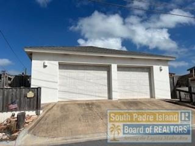 1216 Tarpon Ave, Port Isabel, TX 78578