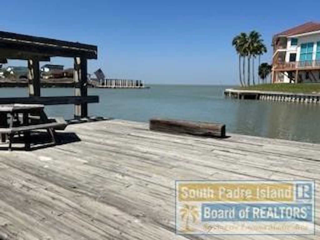 1216 Tarpon Ave, Port Isabel, TX 78578