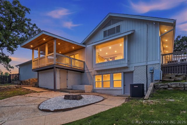 701 Oak Ridge Drive, Sand Springs, OK 74063