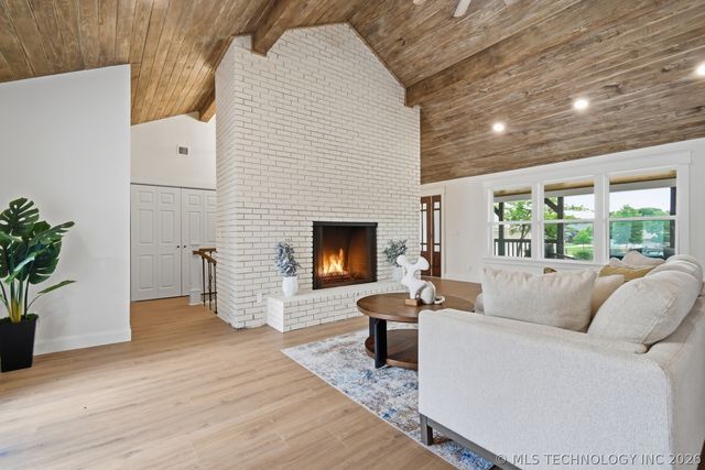 701 Oak Ridge Drive, Sand Springs, OK 74063