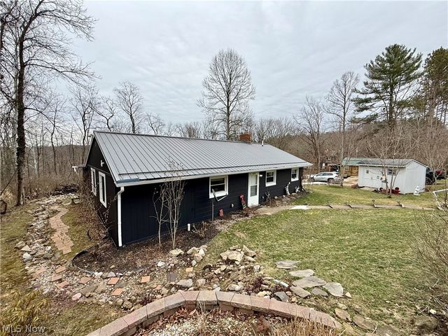 3201 Parkland Drive SW, Carrollton, OH 44615