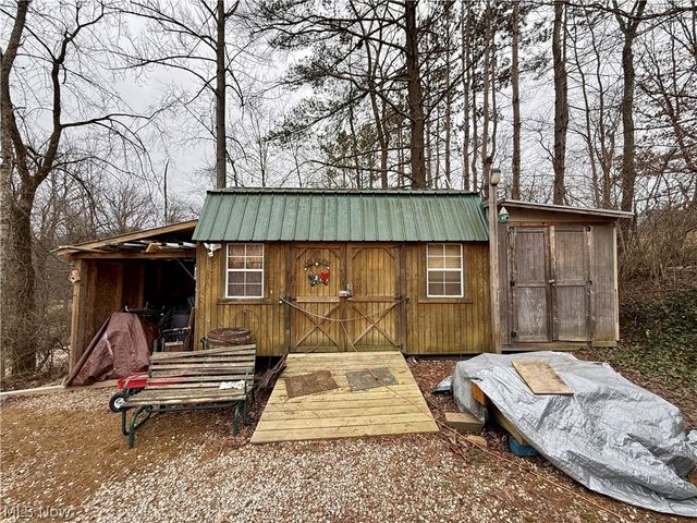 3201 Parkland Drive SW, Carrollton, OH 44615