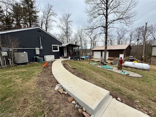 3201 Parkland Drive SW, Carrollton, OH 44615