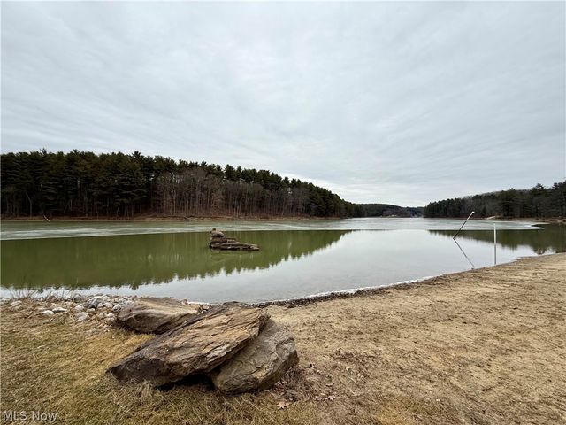 3201 Parkland Drive SW, Carrollton, OH 44615