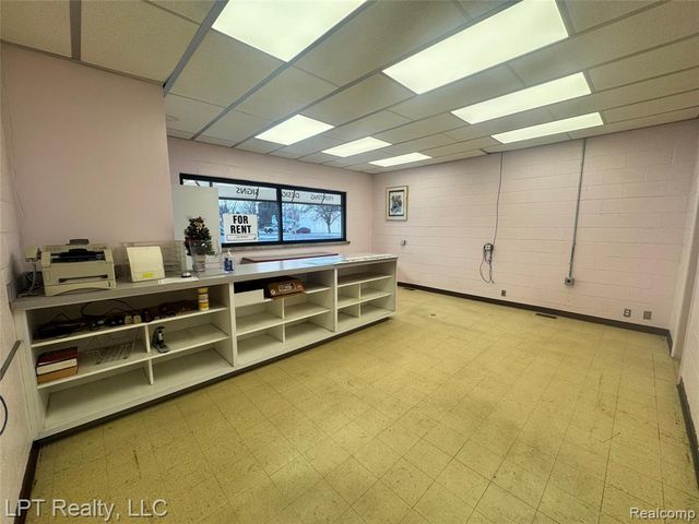 17140 Ecorse Road, Allen Park, MI 48101