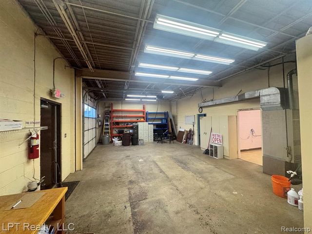 17140 Ecorse Road, Allen Park, MI 48101