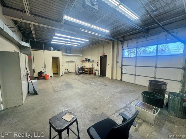 17140 Ecorse Road, Allen Park, MI 48101