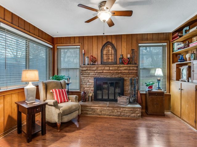 10422 Lake Gardens Drive, Dallas, TX 75218