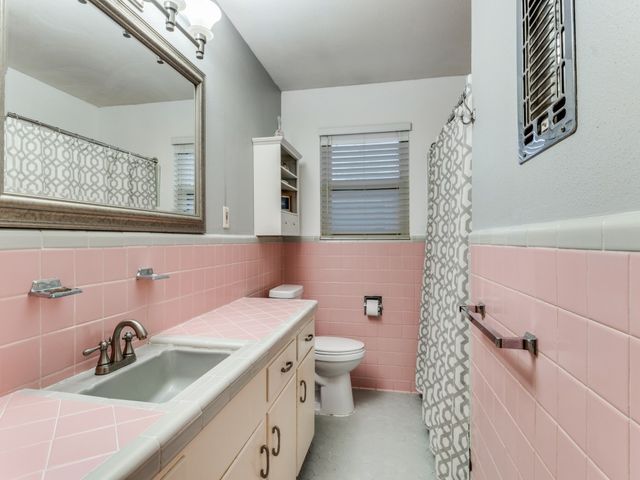 10422 Lake Gardens Drive, Dallas, TX 75218