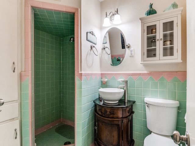 10422 Lake Gardens Drive, Dallas, TX 75218