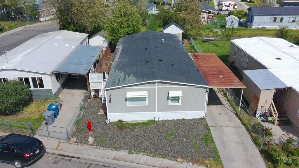 649 Siver City Dr, Boise, ID 83713 photo 2