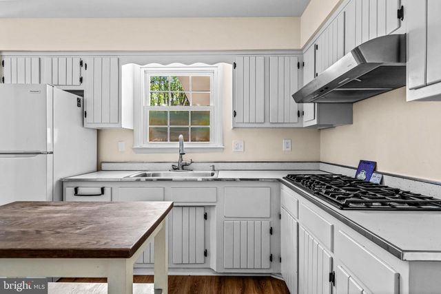 1348 STOKES RD, Medford, NJ 08055
