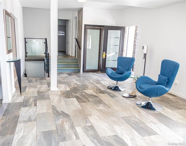 1 Summer Lane, Amityville, NY 11701