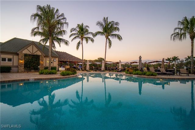 11507 Peregrine Ct, Naples, FL 34120