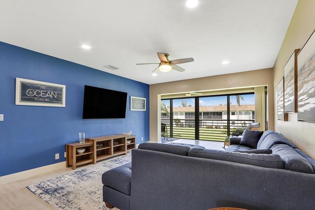 755 Saturn Street E204, Jupiter, FL 33477