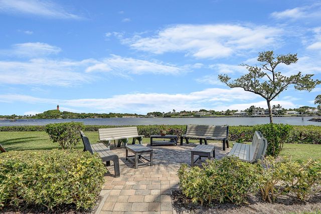 755 Saturn Street E204, Jupiter, FL 33477