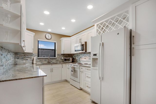 755 Saturn Street E204, Jupiter, FL 33477