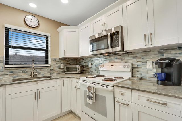 755 Saturn Street E204, Jupiter, FL 33477