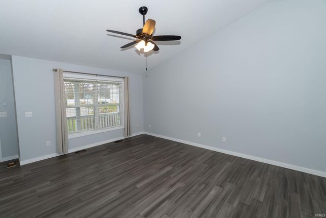 501 Shepherds Cove Drive, Osceola, IN 46561