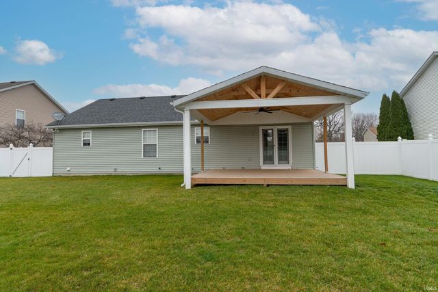 501 Shepherds Cove Drive, Osceola, IN 46561