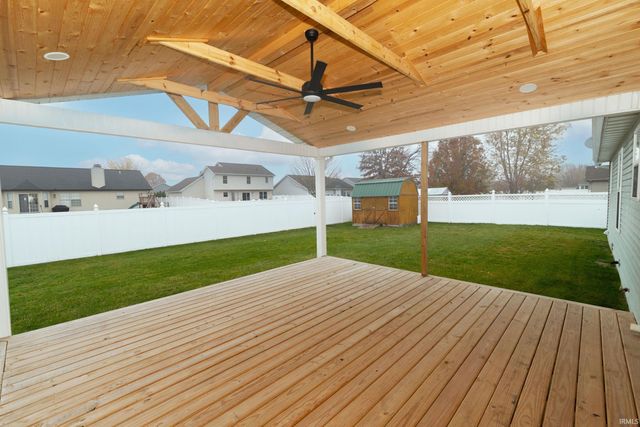 501 Shepherds Cove Drive, Osceola, IN 46561