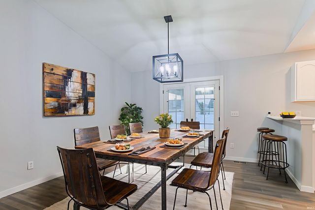 501 Shepherds Cove Drive, Osceola, IN 46561