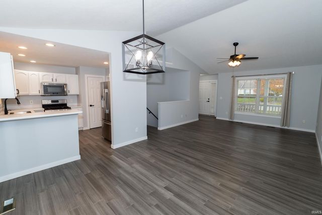 501 Shepherds Cove Drive, Osceola, IN 46561