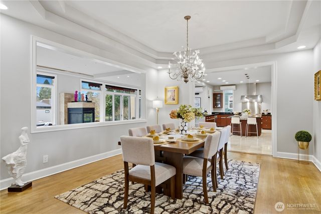 2 Crescent Key SE, Bellevue, WA 98006