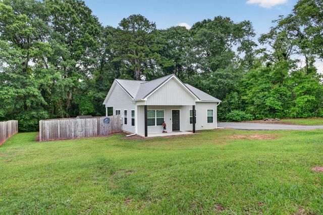 500 Bauskett Street, Edgefield, SC 29824