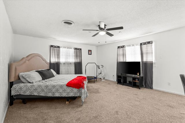 219 Redwood Lane, Levelland, TX 79336