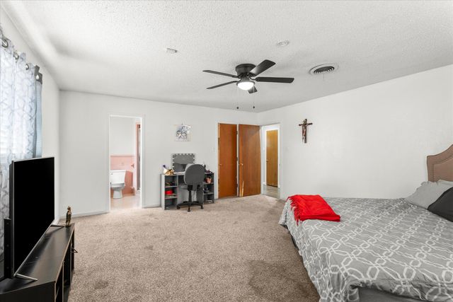 219 Redwood Lane, Levelland, TX 79336