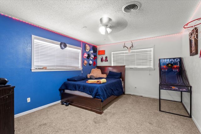 219 Redwood Lane, Levelland, TX 79336