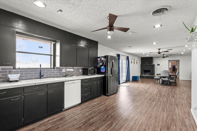 219 Redwood Lane, Levelland, TX 79336