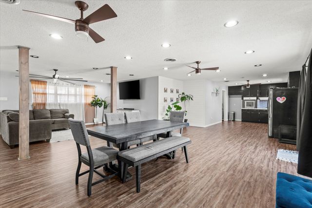 219 Redwood Lane, Levelland, TX 79336