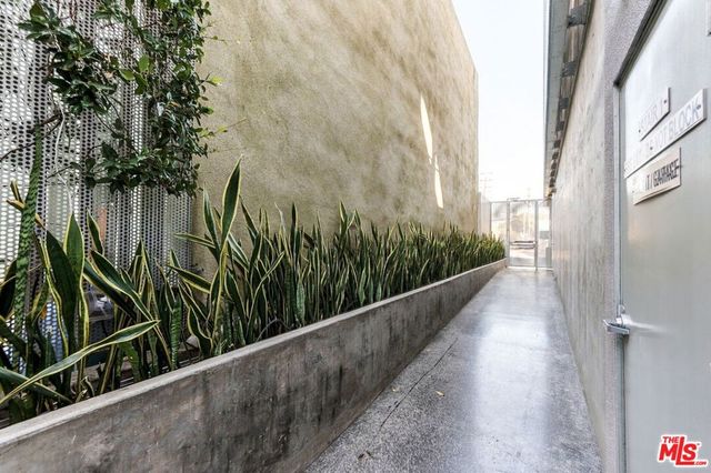 751 N Fairfax Avenue 2, Los Angeles, CA 90046