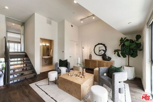 751 N Fairfax Avenue 2, Los Angeles, CA 90046