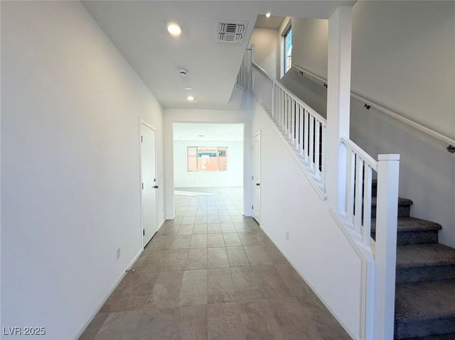 5975 Lindenberry Walk Street, Las Vegas, NV 89113