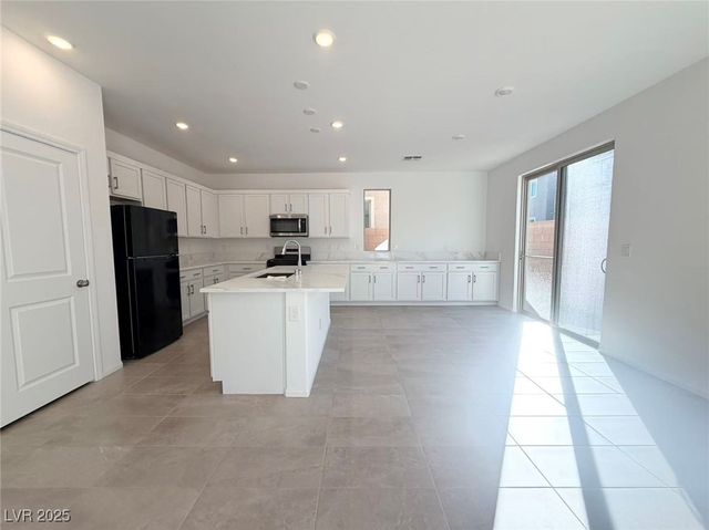 5975 Lindenberry Walk Street, Las Vegas, NV 89113