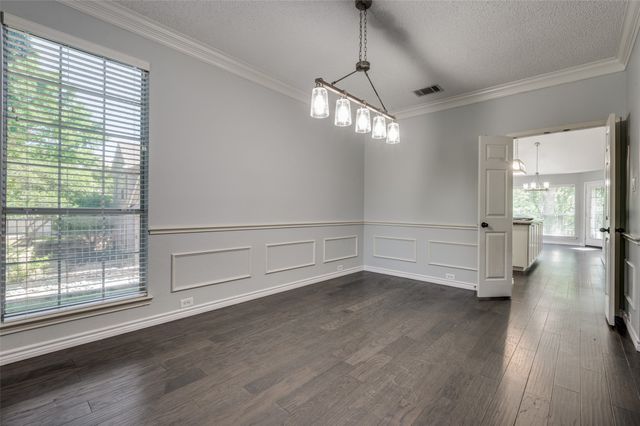 2704 Crestwood Lane, Highland Village, TX 75077