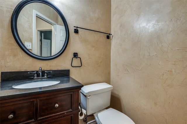 2704 Crestwood Lane, Highland Village, TX 75077