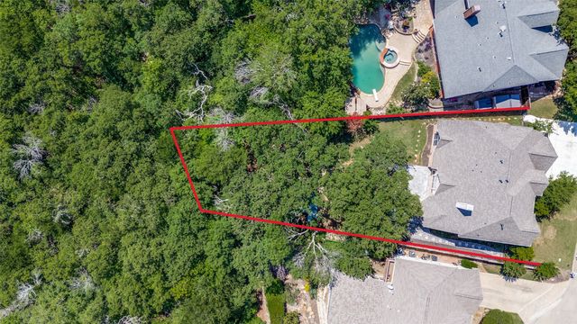 2704 Crestwood Lane, Highland Village, TX 75077