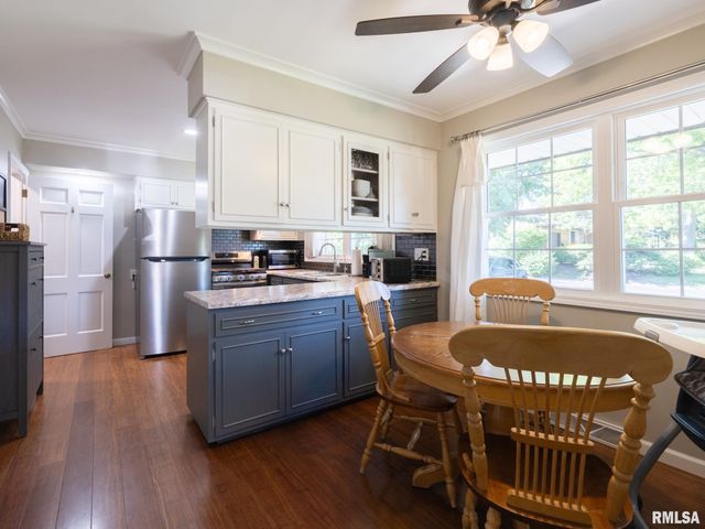 1316 W LAKE Avenue, Peoria, IL 61614
