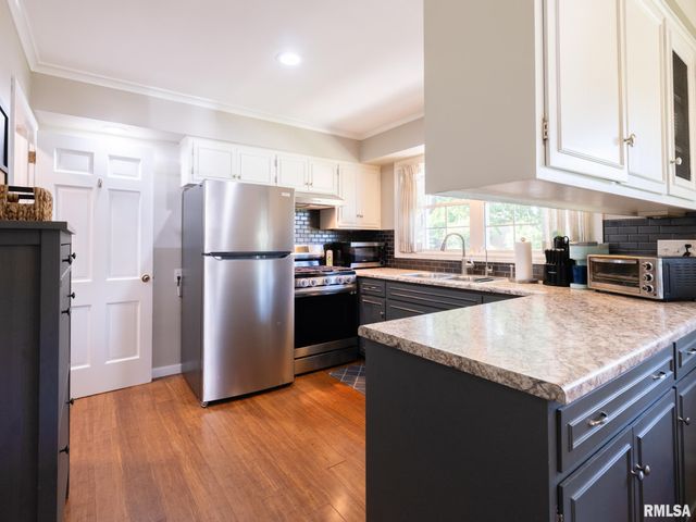 1316 W LAKE Avenue, Peoria, IL 61614