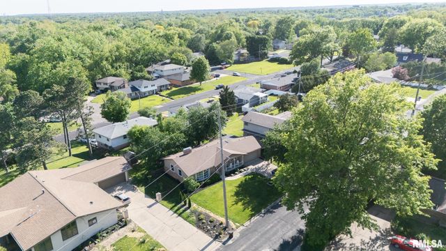 1316 W LAKE Avenue, Peoria, IL 61614