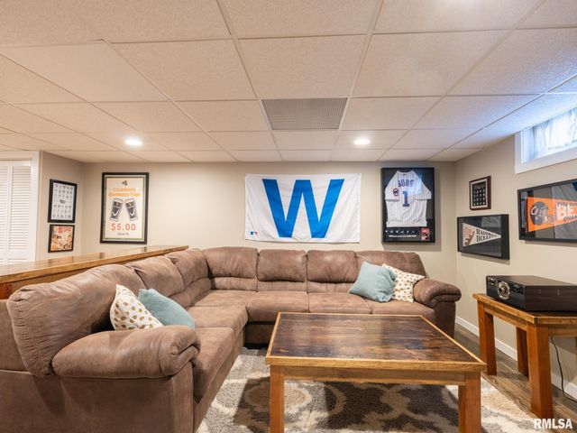 1316 W LAKE Avenue, Peoria, IL 61614