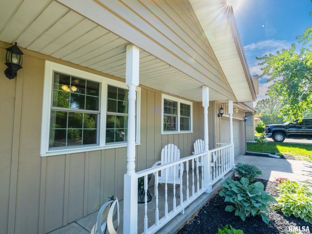1316 W LAKE Avenue, Peoria, IL 61614