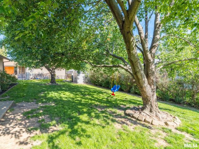 1316 W LAKE Avenue, Peoria, IL 61614